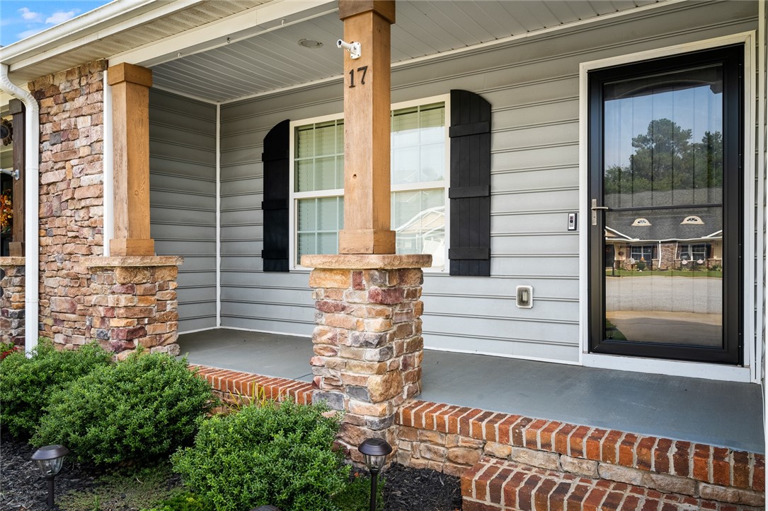 Property image 2 of 17 Hillsborough Drive in Crayton Hall, Anderson, SC 29621