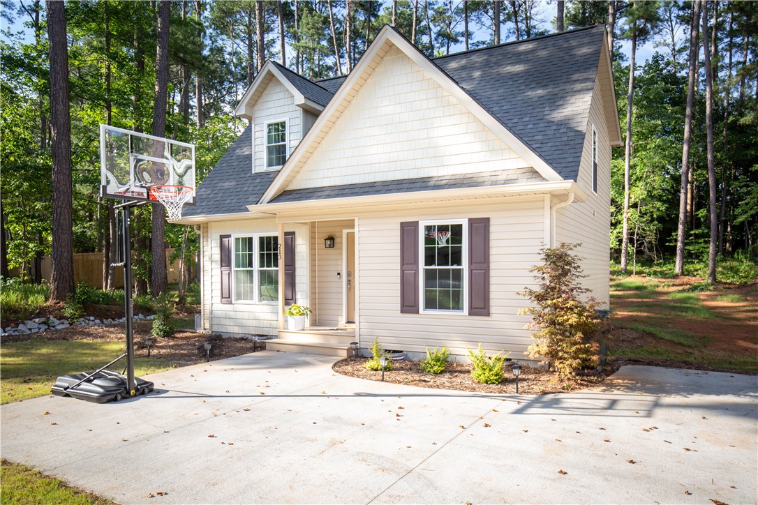Property image 4 of 213 Singing Pines Road in Singing Pines, Seneca, SC 29678