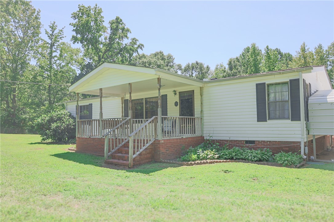 Property image 2 of 530 Farmer Street in Peachtree Acres, Starr, SC 29684