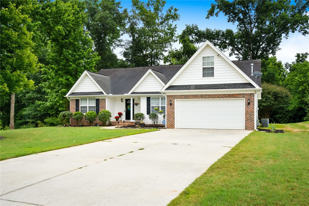 Property image 2 of 315 Regency Circle in Regency Park, Anderson, SC 29625