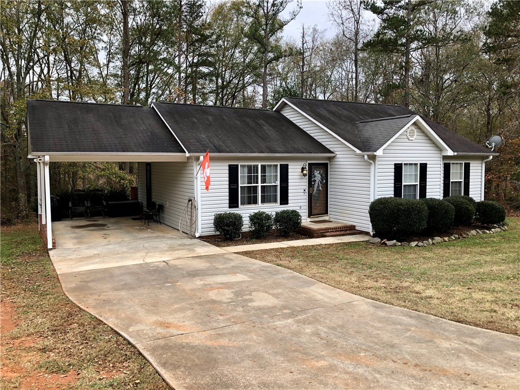 Property image 2 of 111 Zula Circle in Holiday Acres, Starr, SC 29684