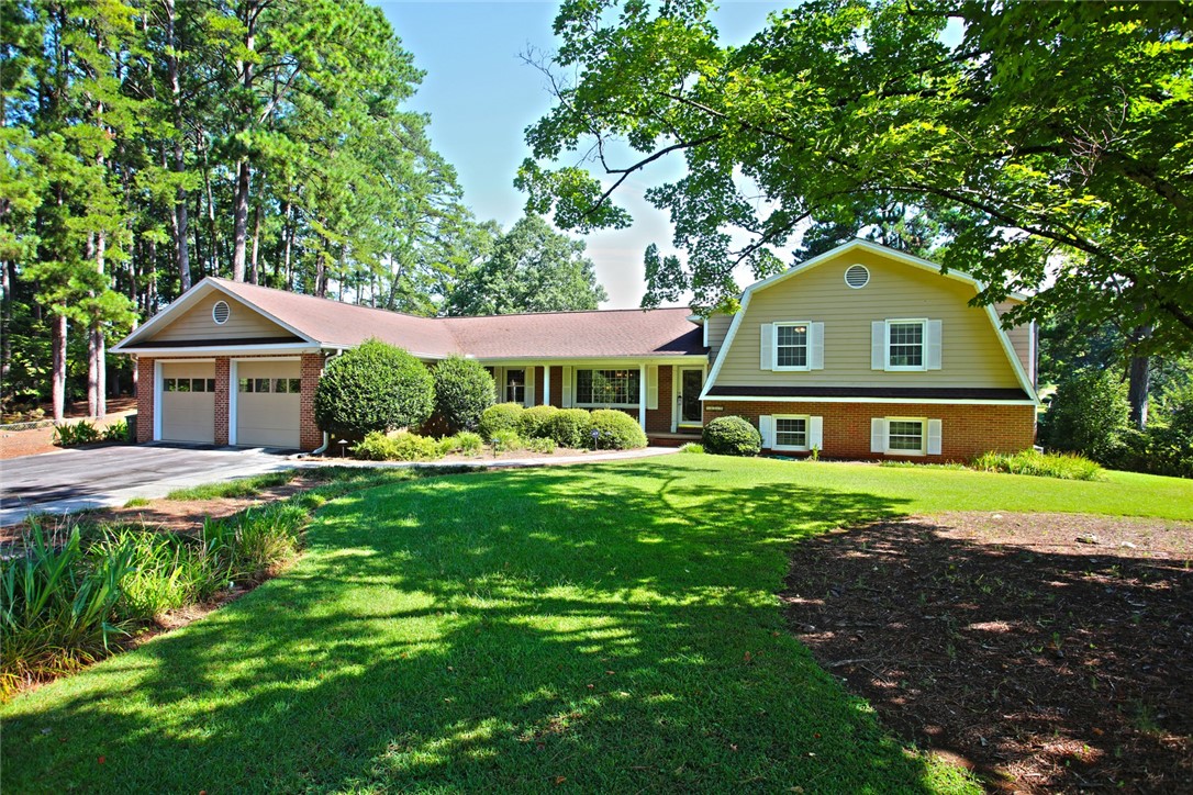 Property image 2 of 112 Whippoorwill Drive in Normandy Shores, Seneca, SC 29672