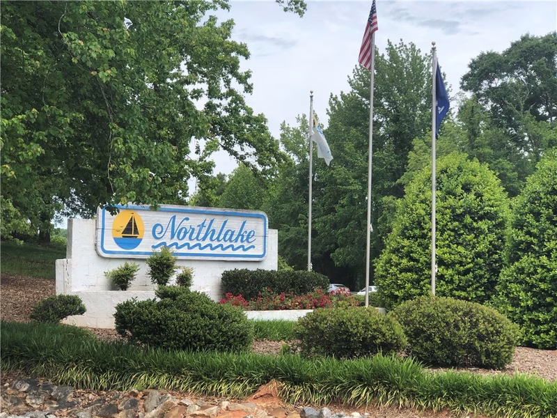 105 Northlake Drive