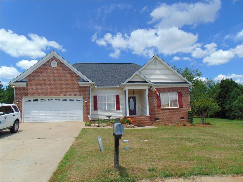 108 Laurens Court