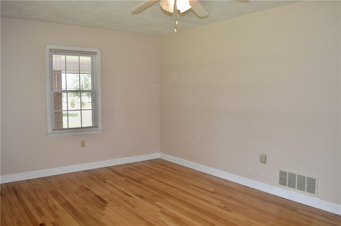 Property image 2 of 129 Hopewell Street in Singing Pines, Seneca, SC 29678
