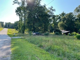 Property image 3 of 400 Bluefield Road in Peachtree Acres, Starr, SC 29684