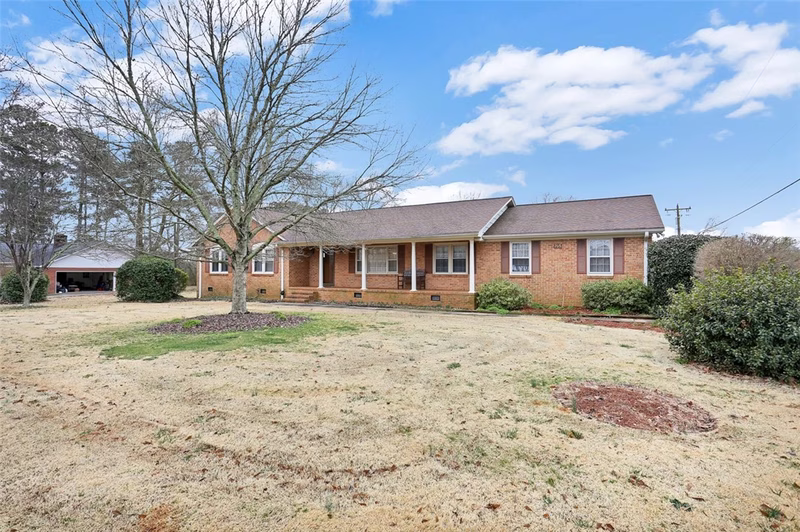 705 Centerville Road