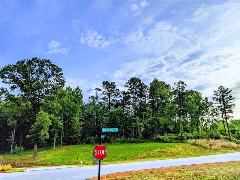 Property image 3 at 408 Marina Bay Drive, Seneca, SC 29672