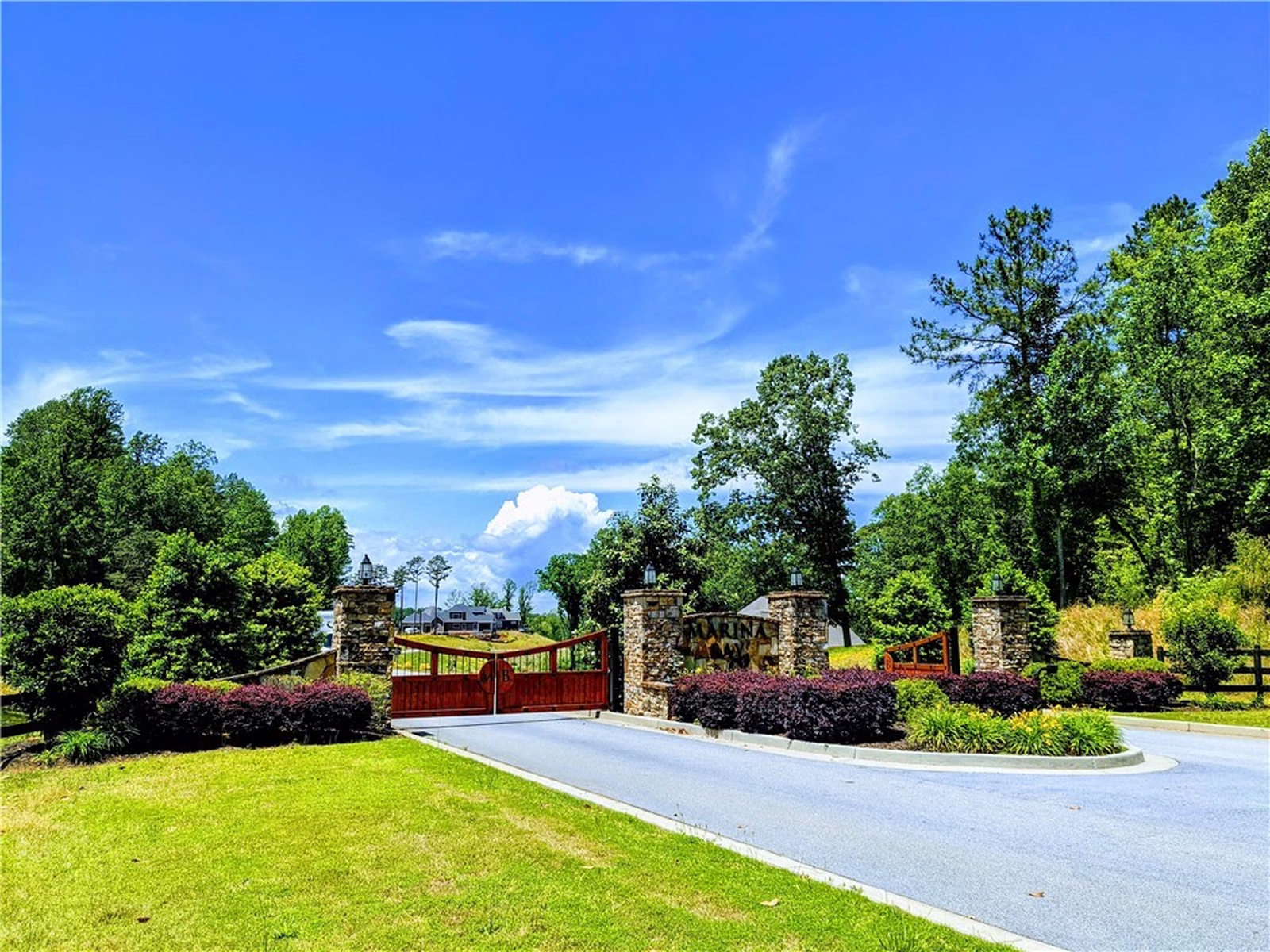 Property image 1 at 408 Marina Bay Drive, Seneca, SC 29672