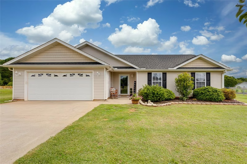 106 Silver Spur Drive