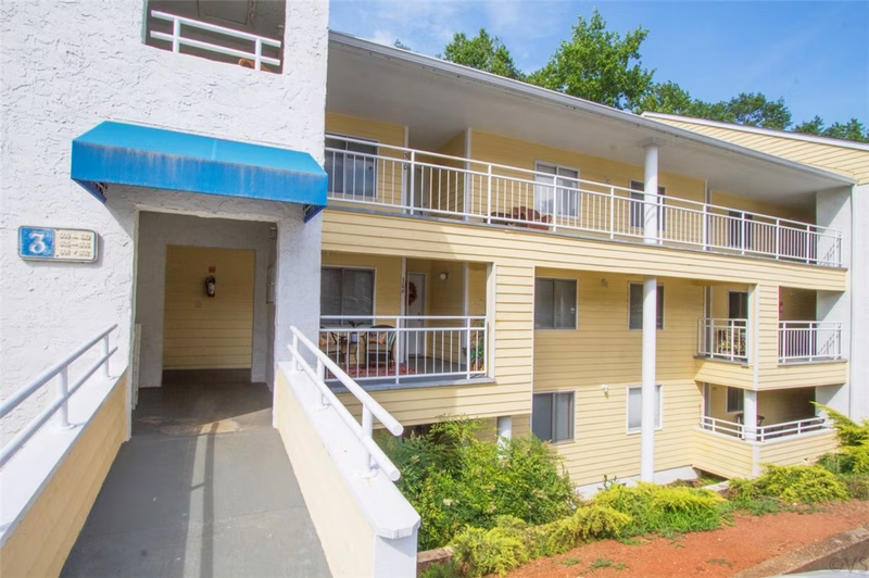 306 Northlake Drive