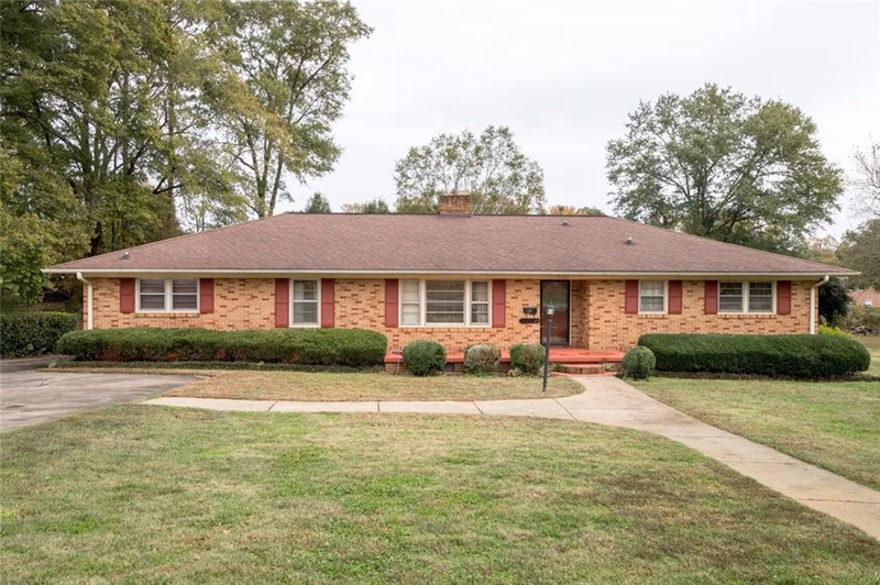 1104 Bolt Drive