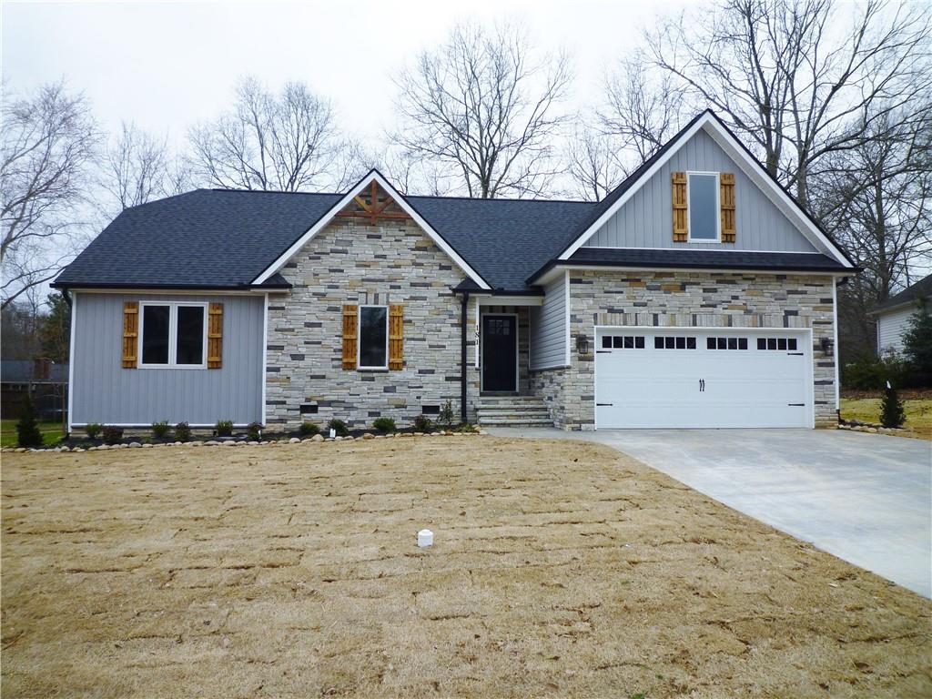 Property image 2 of 181 Amberwood Drive in Amberwood, Anderson, SC 29621