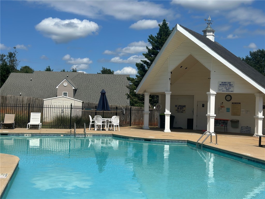 Property image 3 of 215 Savannah Drive in Silverleaf, Anderson, SC 29621