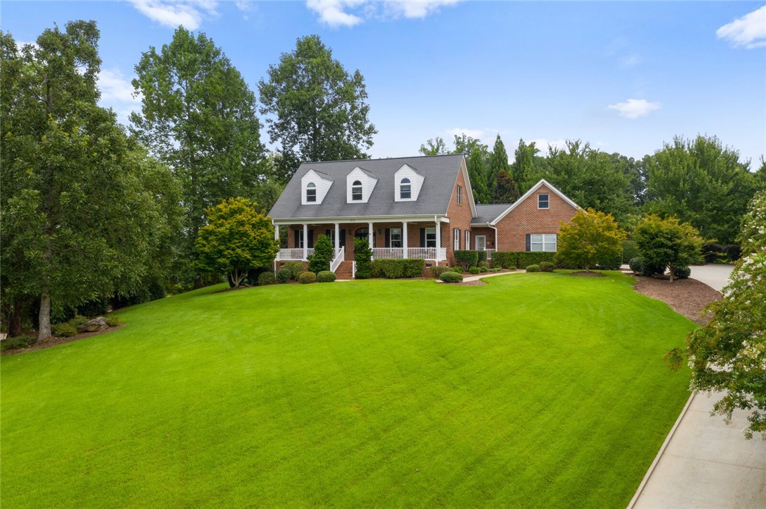 Property image 2 of 305 Bay Hill Drive in The Woods At Keowee, West Union, SC 29696