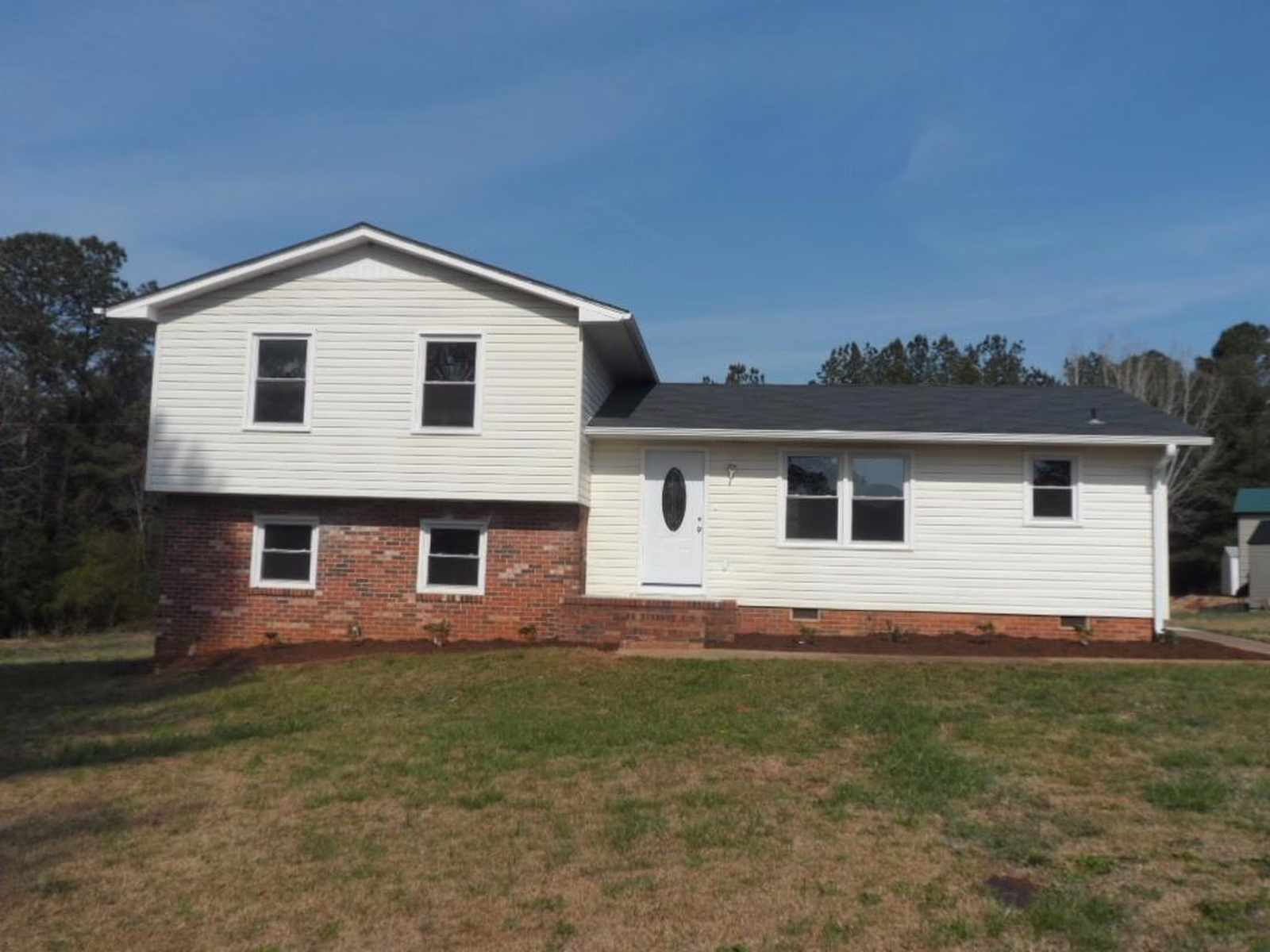 Property image 1 at 304 Forest Creek Drive, Seneca, SC 29678