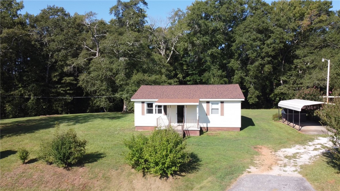 Property image 2 of 123 Hicks Drive in Peachtree Acres, Starr, SC 29684