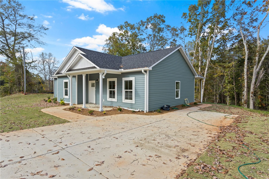 Property image 3 of 314 Forest Creek Drive in Bent Tree, Seneca, SC 29678