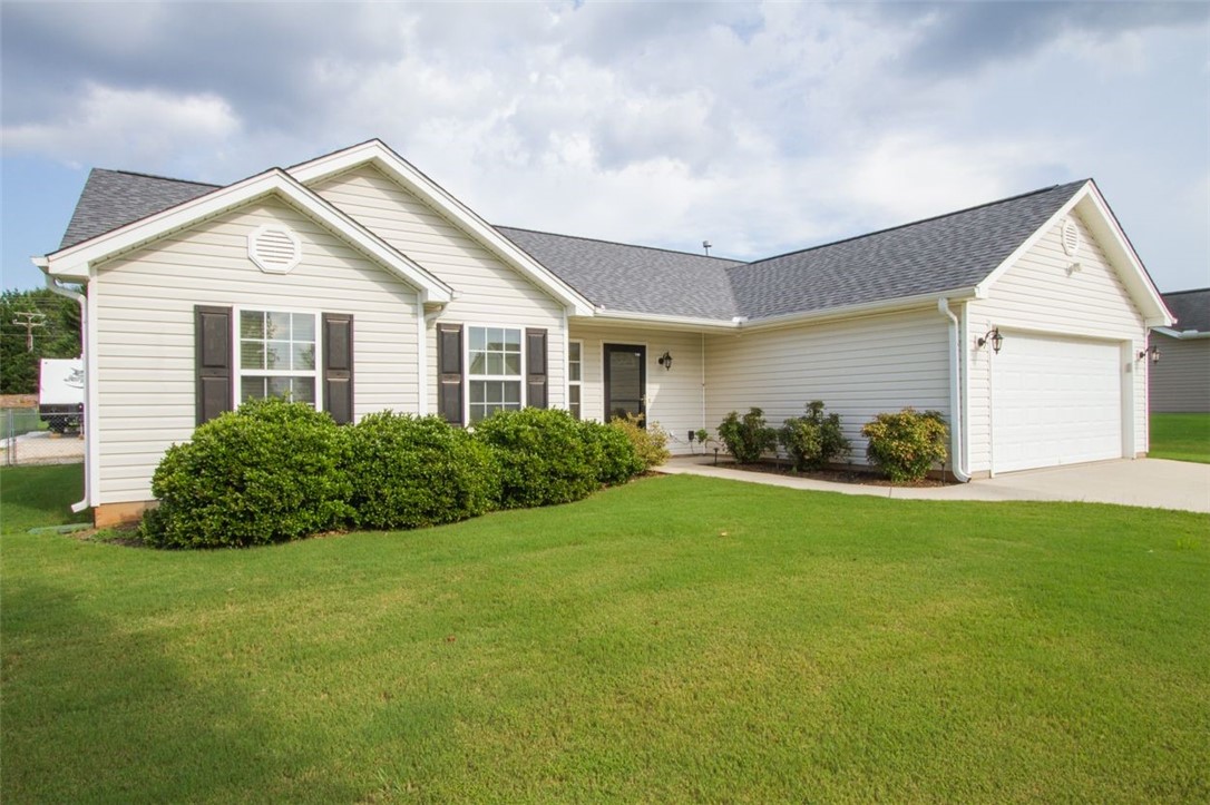 Property image 2 of 114 Radcliff Way in Westwood Pointe, Anderson, SC 29621