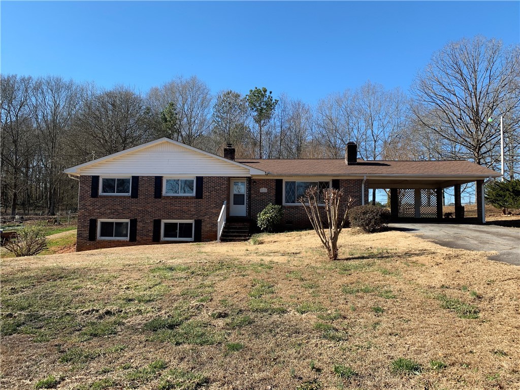 Property image 5 of 512 Andrew Pickens Drive in Singing Pines, Seneca, SC 29678