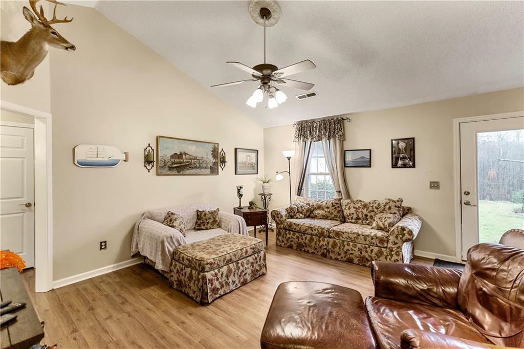 Property image 4 of 129 Wisteria Way in Whispering Oaks, Pendleton, SC 29670