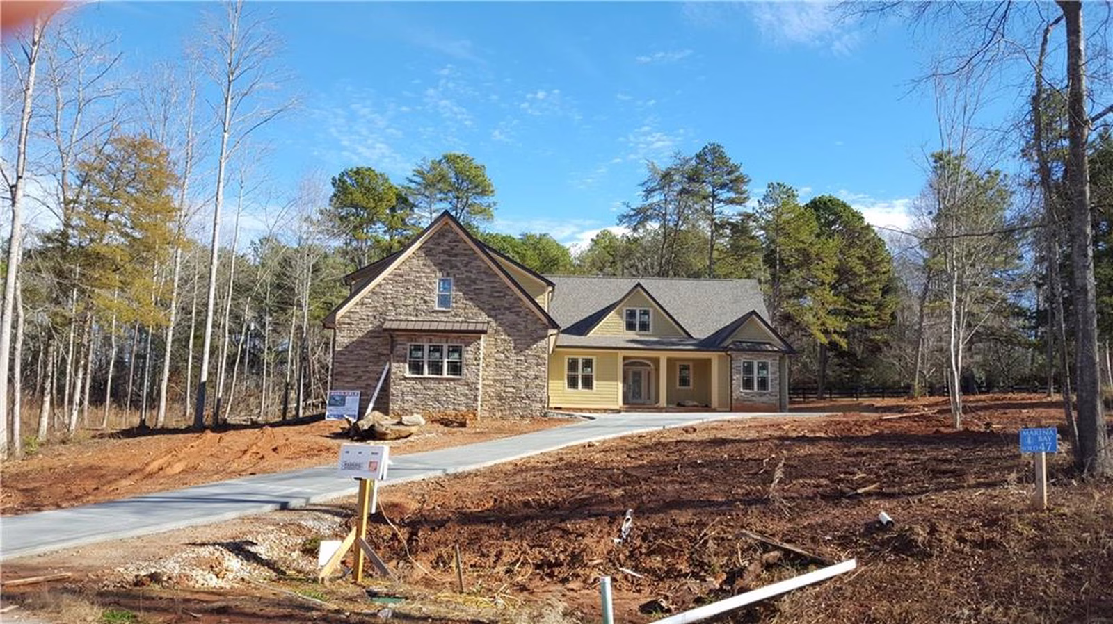 Property image 1 at 705 Keowee Cove, Seneca, SC 29672