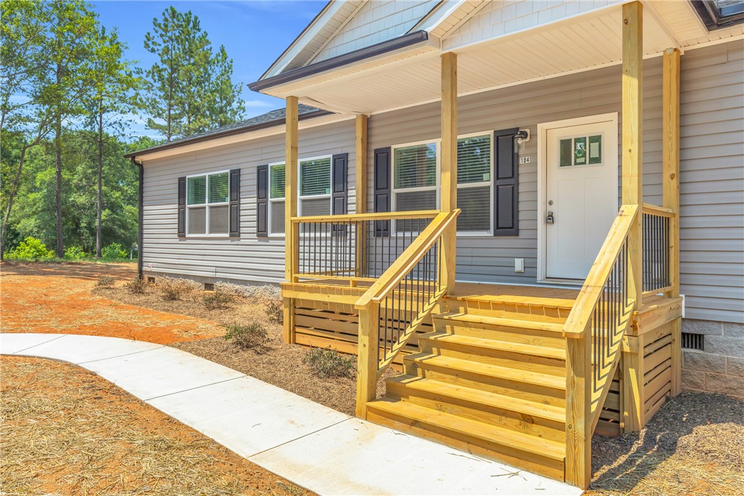Property image 2 of 104 Joseph Drive in Holiday Acres, Starr, SC 29684