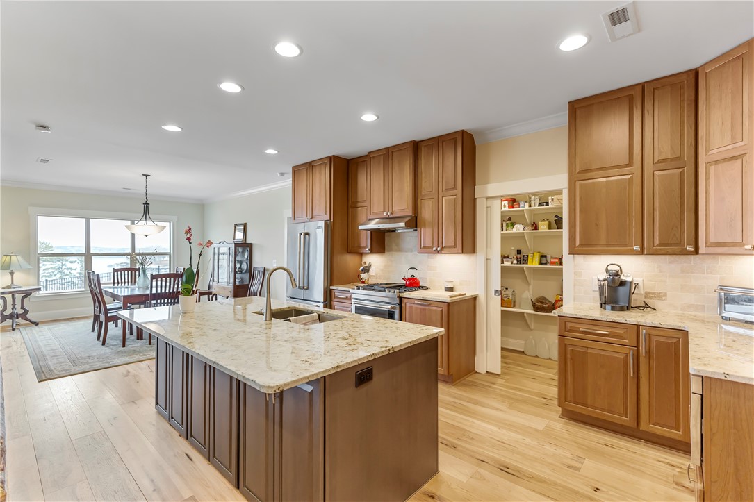 Property image 5 of 812 Mountain Way in Marina Bay, Seneca, SC 29678